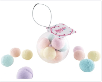 Your Bath, Your Way: Choose Your Perfect Escape from Our Signature Bath Bomb Styles! (style: Christmas Ornament with Mini Bath Bombs)